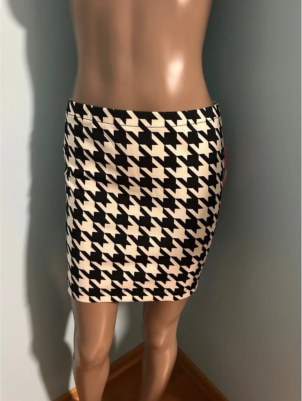 Candie's Women's Black and White Houndstooth Mini Skirt, Y2K